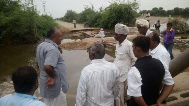 गुजरात प्रदेश में बनासकांठा जिला के पुरग्रस्त ईलाको की मुलाकात-2015 